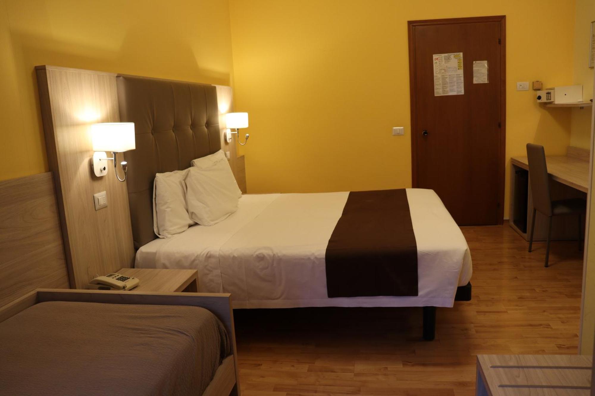Hotel Montereale Pordenone Exterior foto